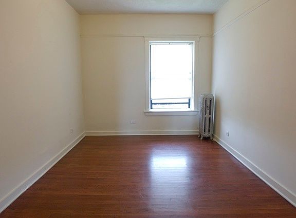 4th image of 4839 N Albany Ave #2