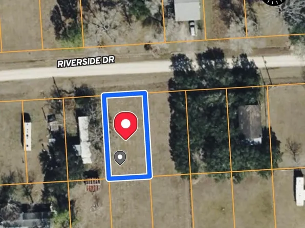River Side Dr, Palacios, TX 77465