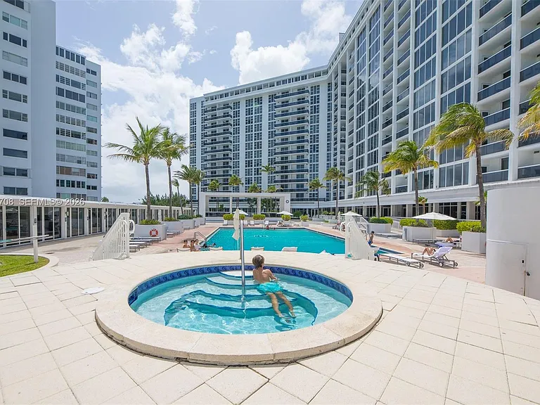 10275 Collins Ave #905 — Photo 32