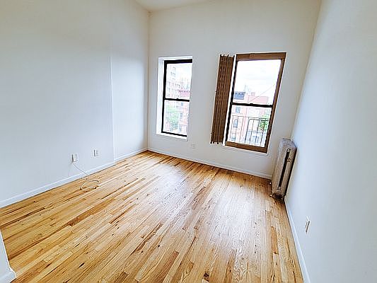 5th image of 2335 1st Ave #5E