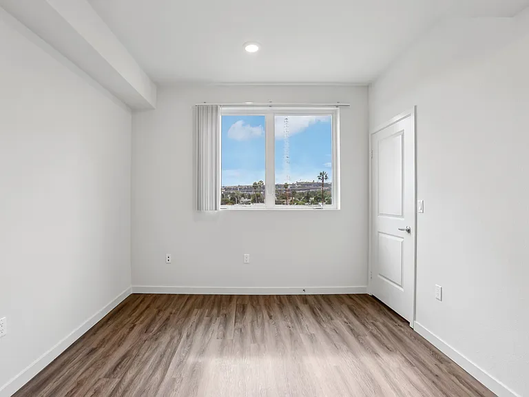 Cloud Nine Luxury Apartments — Photo 37