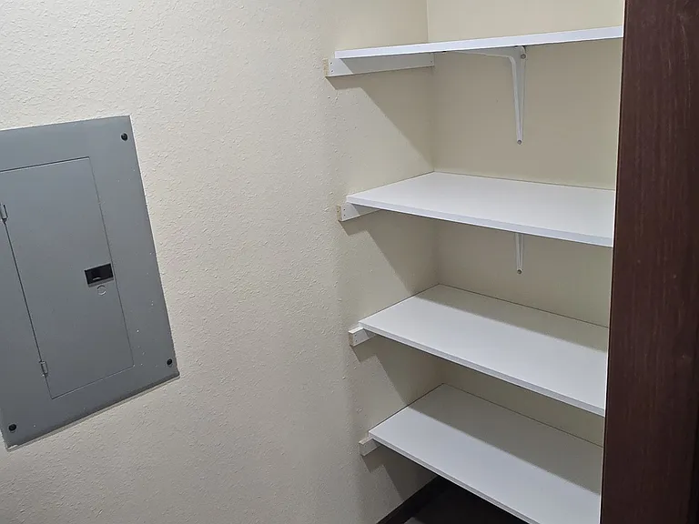 Park Ridge Apartments — Photo 15