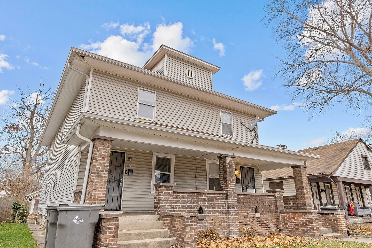 1340 N Gale St photo 1