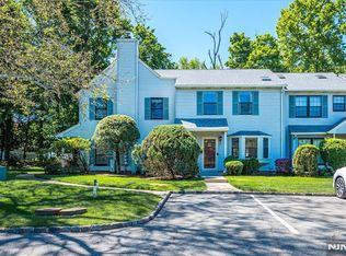 1402 Maplecrest Rd #1402, Edison, NJ 08820