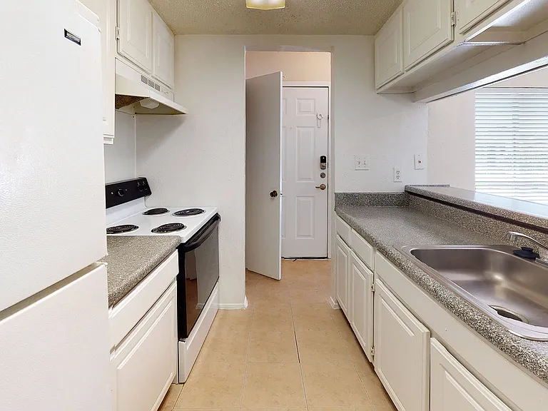 Addison Apartments at the Park — Photo 108