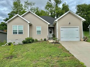 616 Cherry Blossom Rd, Bowling Green, KY 42103