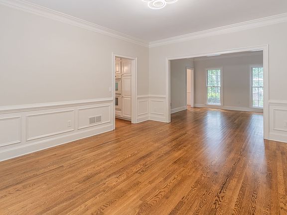 5th image of 530 Saddlebrook Dr