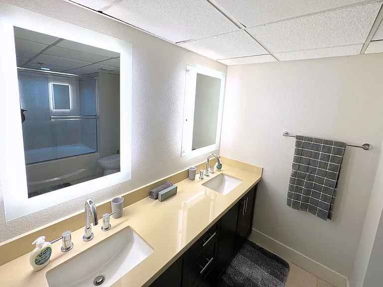 10740 Wilshire Blvd #605 — Photo 14