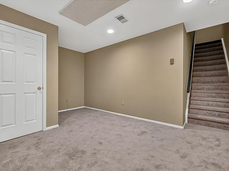 2140 Jordan Ct — Photo 22
