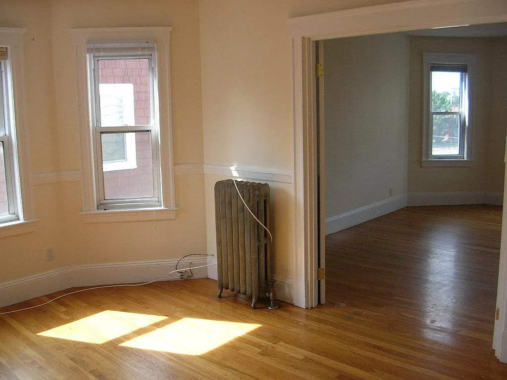 Building Photo - 20 Lincoln Pkwy #1