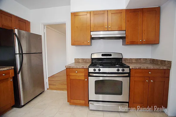 Rented by Norman Raindel, LREB | media 23