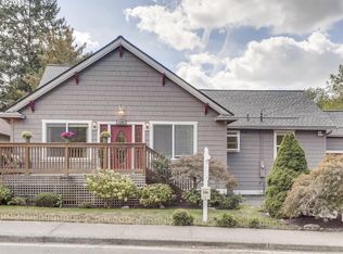 9380 SW Meadow Ln, Portland, OR 97225