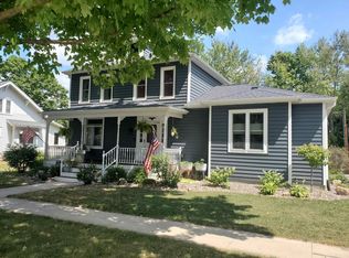 802 N Main St, Elkader, IA 52043