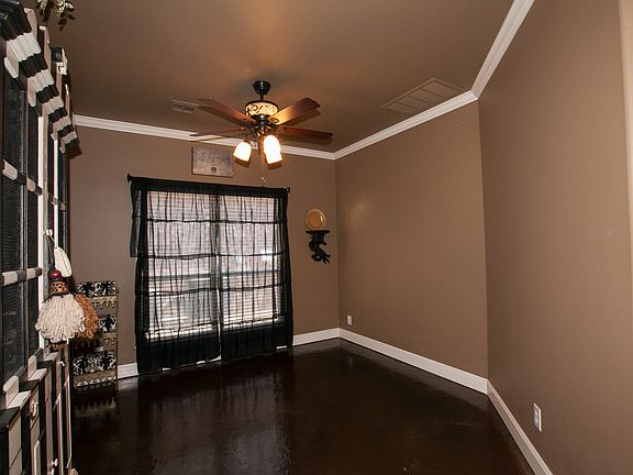 Formal Dining w/stained concrete