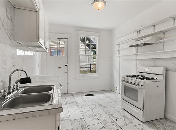 4th image of 2321 Lowerline St #2321