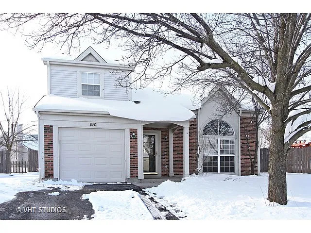 832 Castleton Ct photo 1