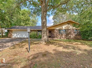 709 Kingswood Dr, Rogers, AR 72756