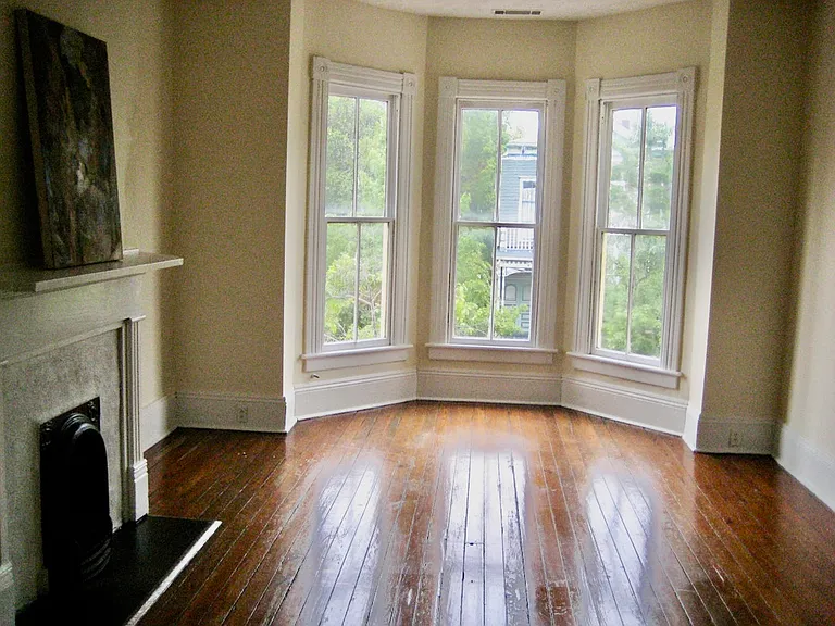 411 E Huntingdon St #B — Photo 4