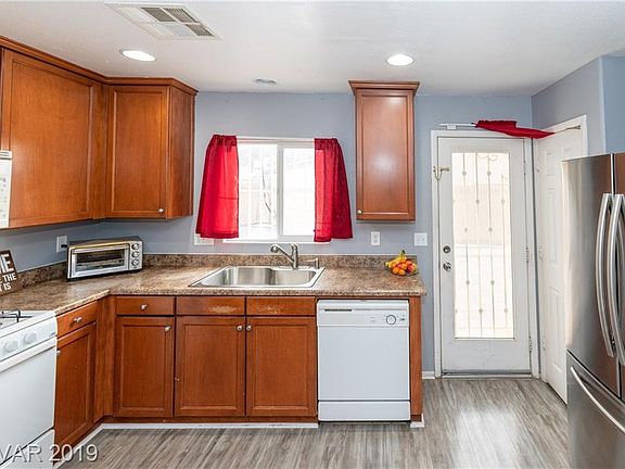 5th image of 1848 Vida Pacifica St