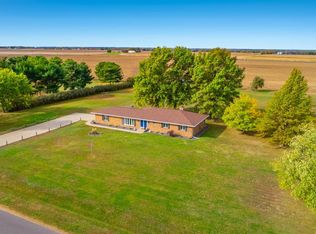 107 Apple Rd, Pekin, IL 61554