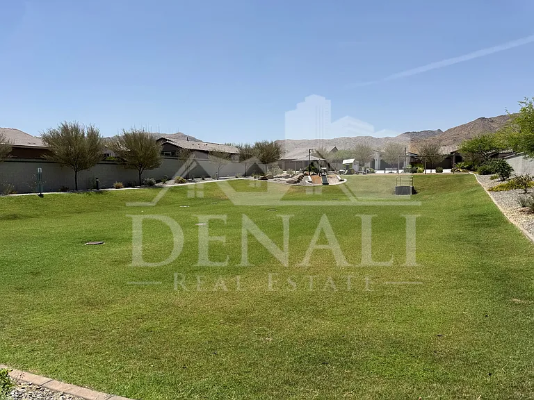 1636 W Estes Way — Photo 31