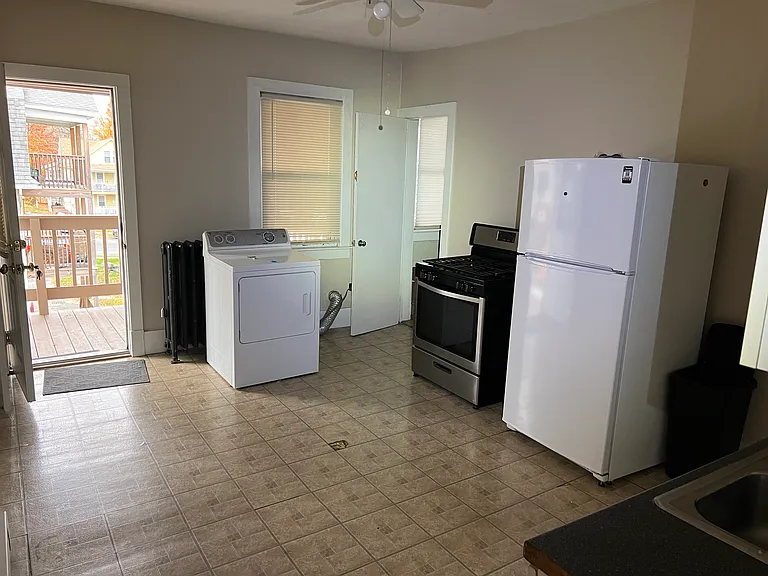 54 Bell St #3L — Photo 8