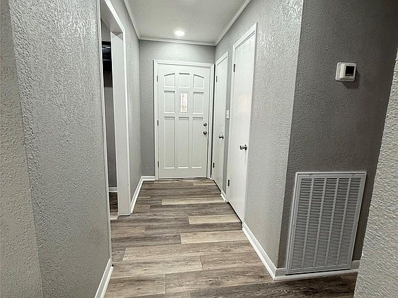 2nd image of 3808 Holly Glen Dr