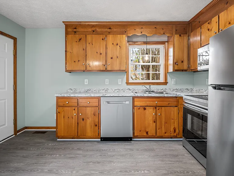 514 Highland Ave — Photo 9