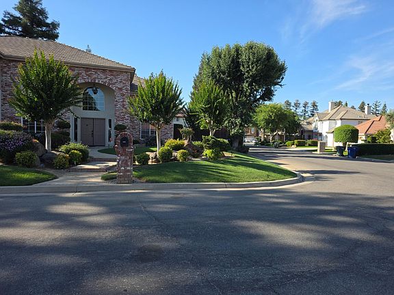 4th image of 4950 W Minarets Ave