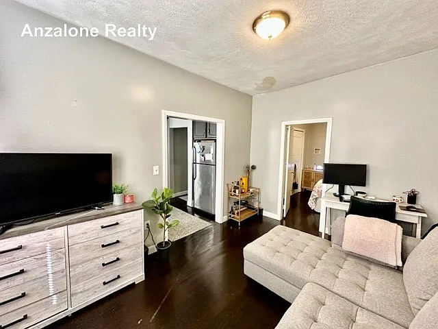 8 Margaret St #2 — Photo 18