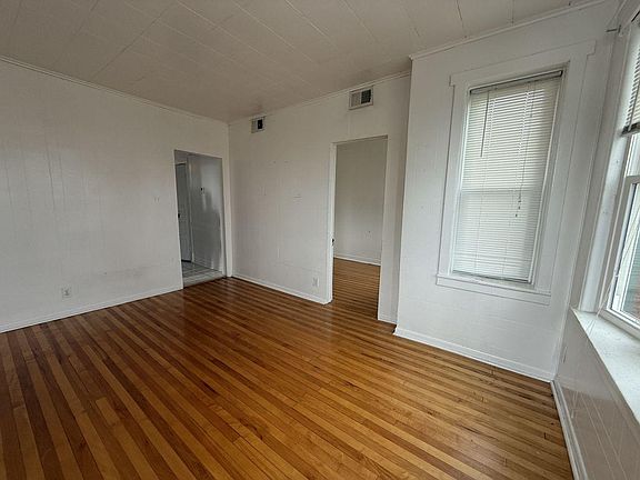 4th image of 2818 N Mozart St APT 3