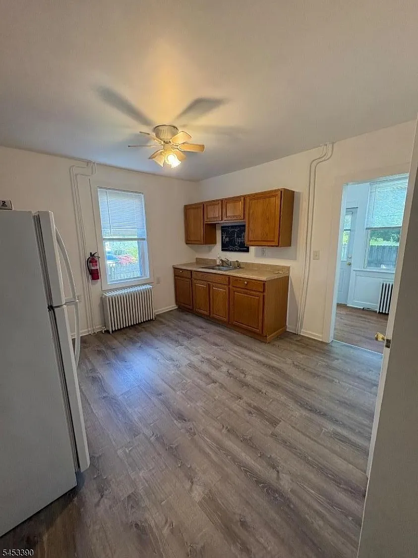 2 bed, 1.5 bath, $2,350 — Photo 4