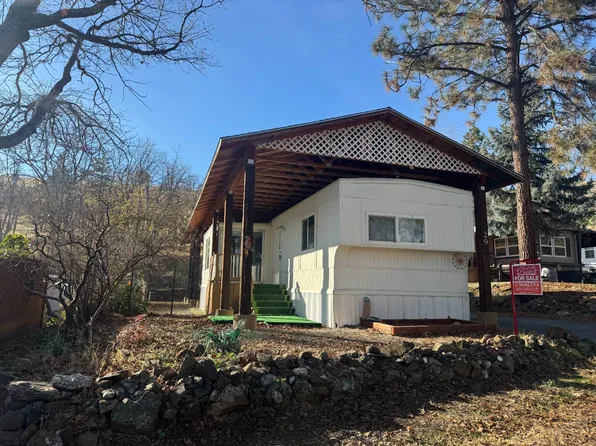 400 Hiram Page Rd #29, Yreka, CA 96097