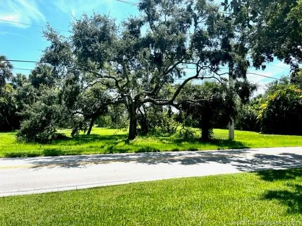140 N Sewalls Point Rd, Sewalls Pt, FL 34996