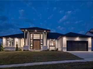 2270 NW Palisades Dr, Riverside, MO 64150