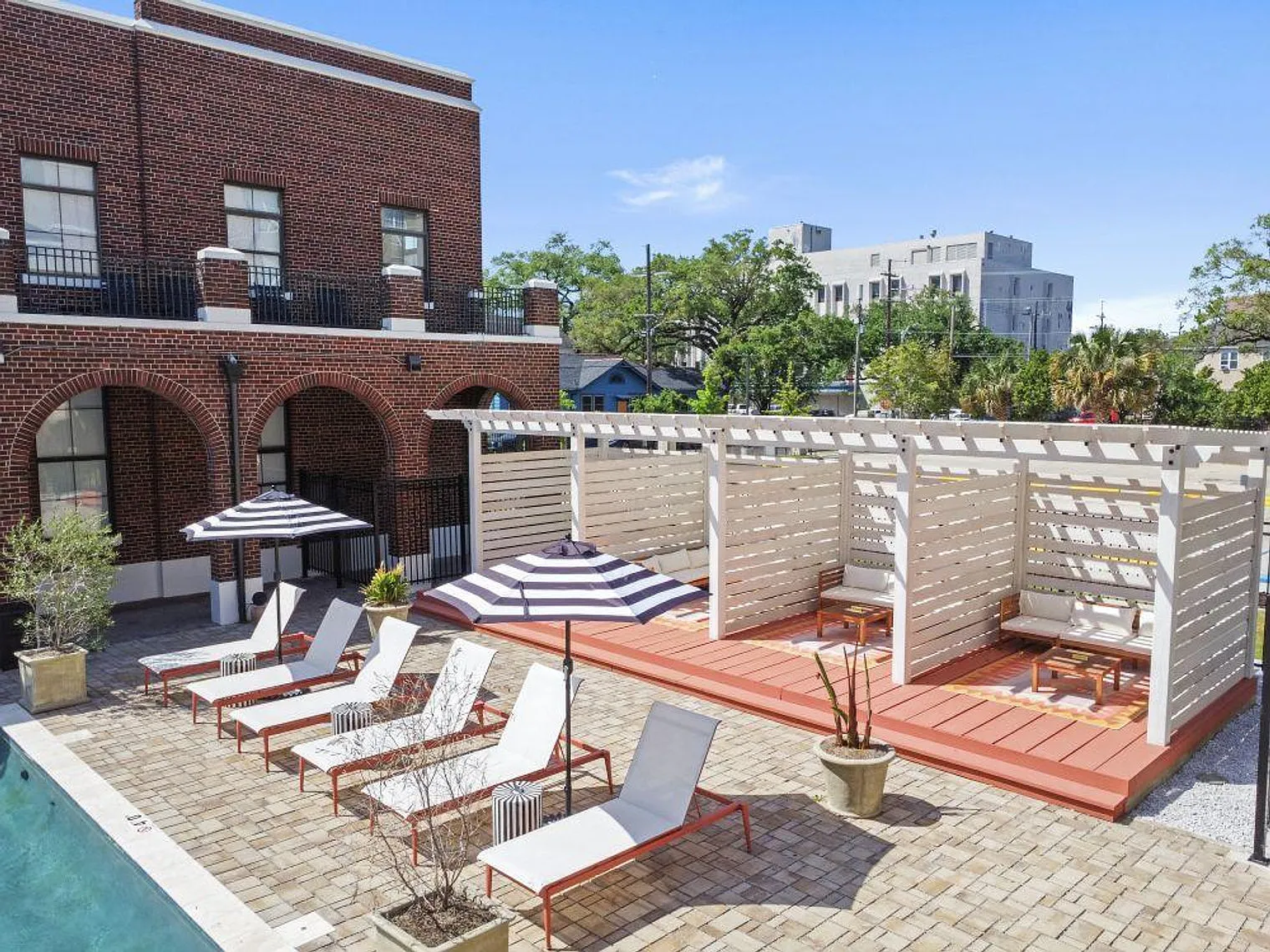 2 bed, 2.0 bath, 699 sqft, $9,478 — Photo 3