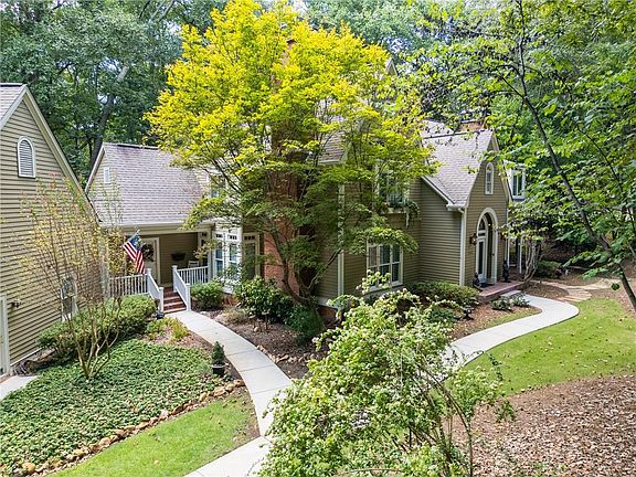 3rd image of 5241 Hermitage Dr
