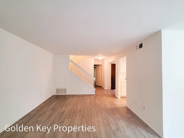 2982 Lexington Cir — Photo 8