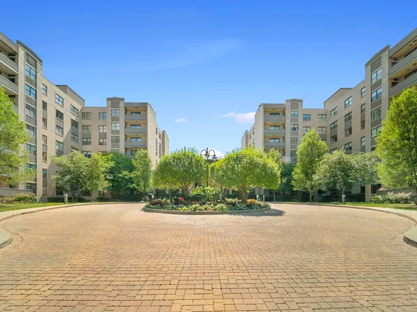 4545 W Touhy Ave APT 424W, Lincolnwood, IL 60712