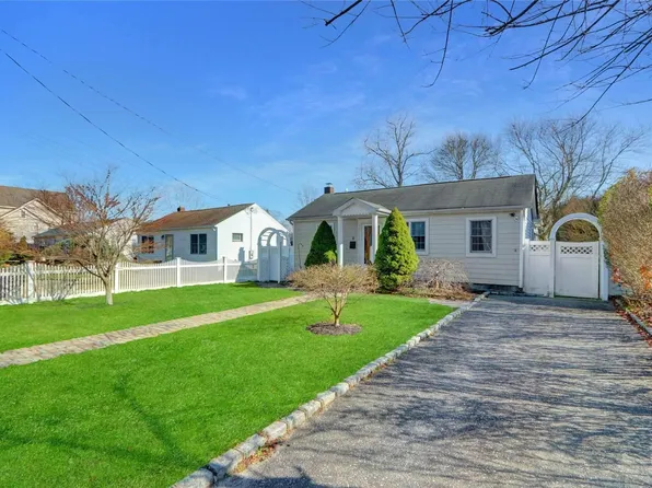 6 Rogers Street, Blue Point, NY 11715