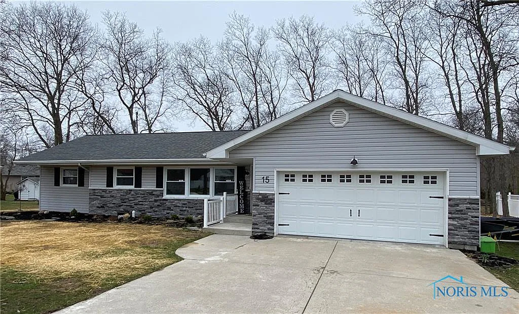 15 Deville Dr photo 1