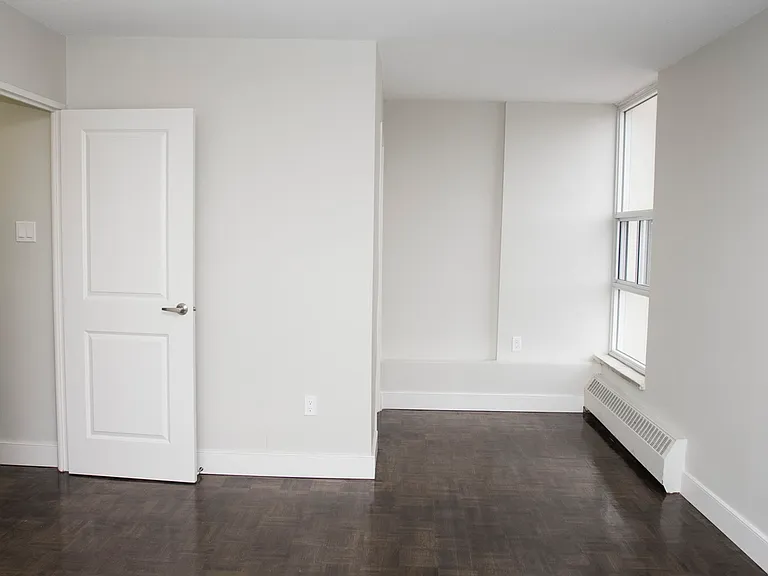 2250 Homelands Dr — Photo 12