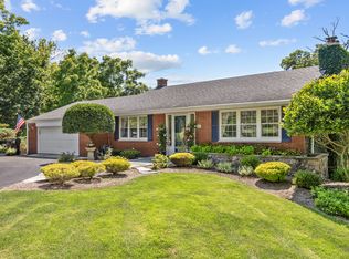 264 Biltmore Dr, North Barrington, IL 60010