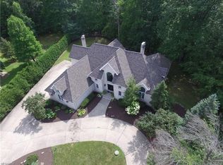 2864 Loreto Dr, Willoughby Hills, OH 44094