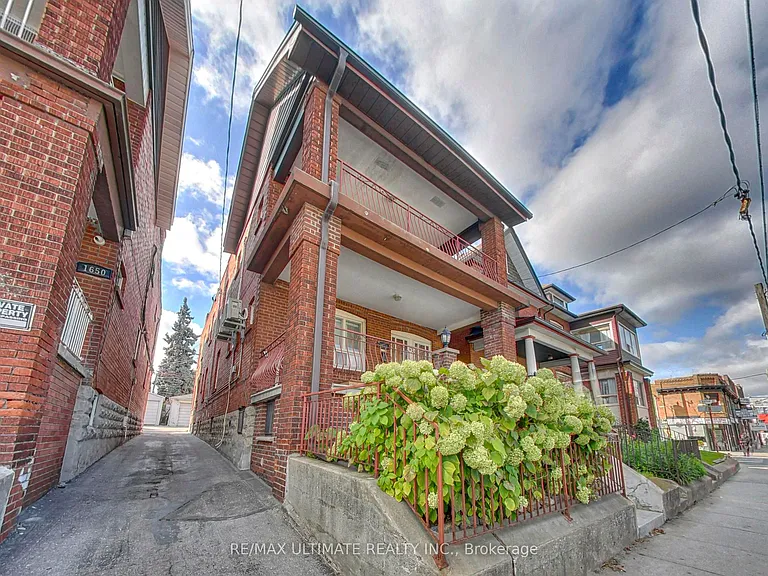 1652 Dufferin St #B — Photo 1