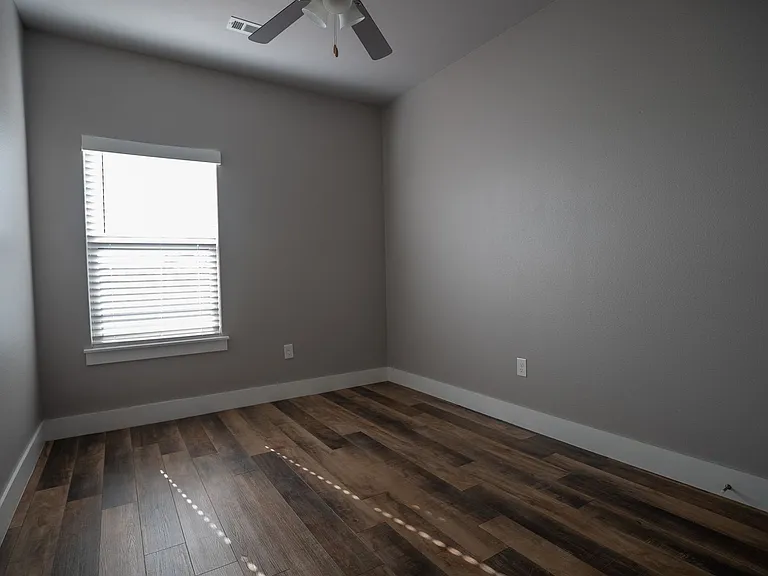 1703 Booker Cir — Photo 12