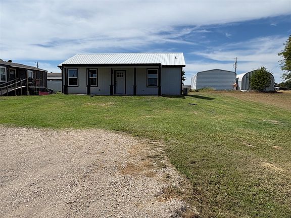 4th image of 216 Blackfoot