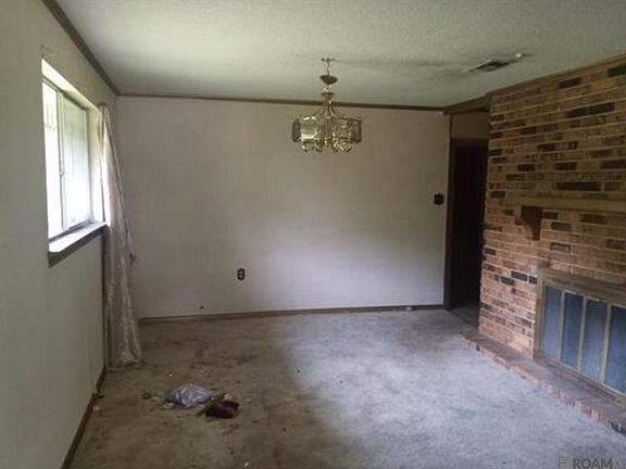 4th image of 211 Lakecrest Ave