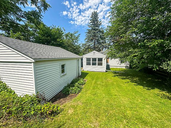 5th image of 2327 Pelham Rd