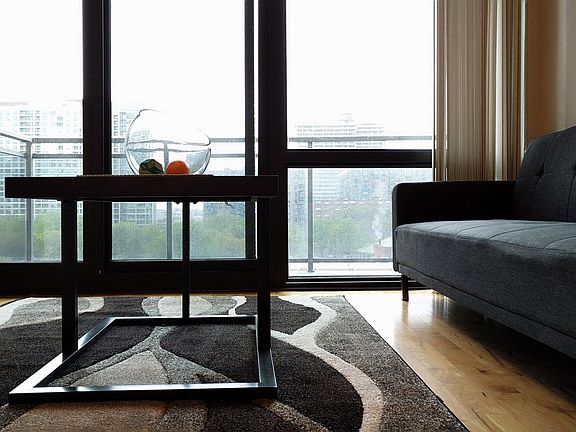 4th image of 1 E 8th St APT 504
